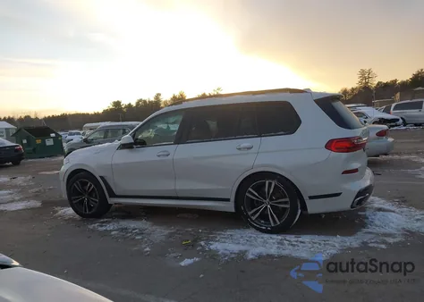 2022 BMW X7 xDrive40I z USA, uszkodzony, nr VIN 5UXCW2C09N9L11706